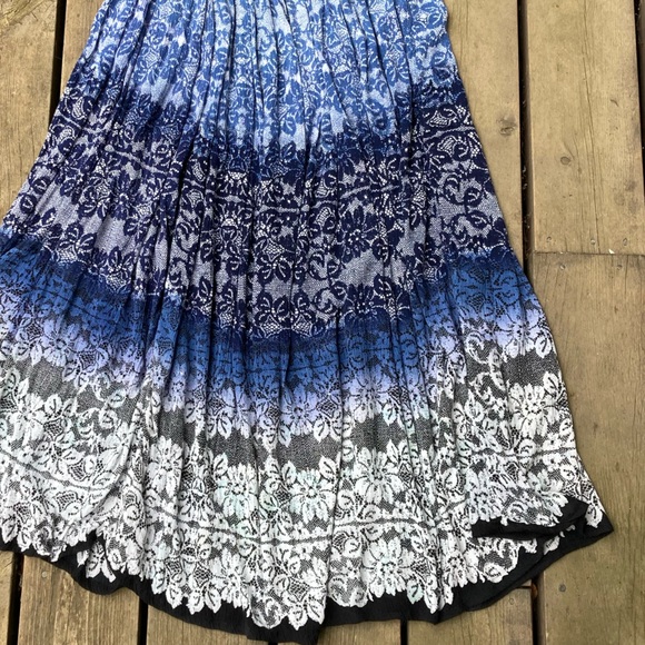 COLLECTIONS ETC Skirt Dress Maxi Midi Floral Blue White Size Medium - Picture 1 of 11